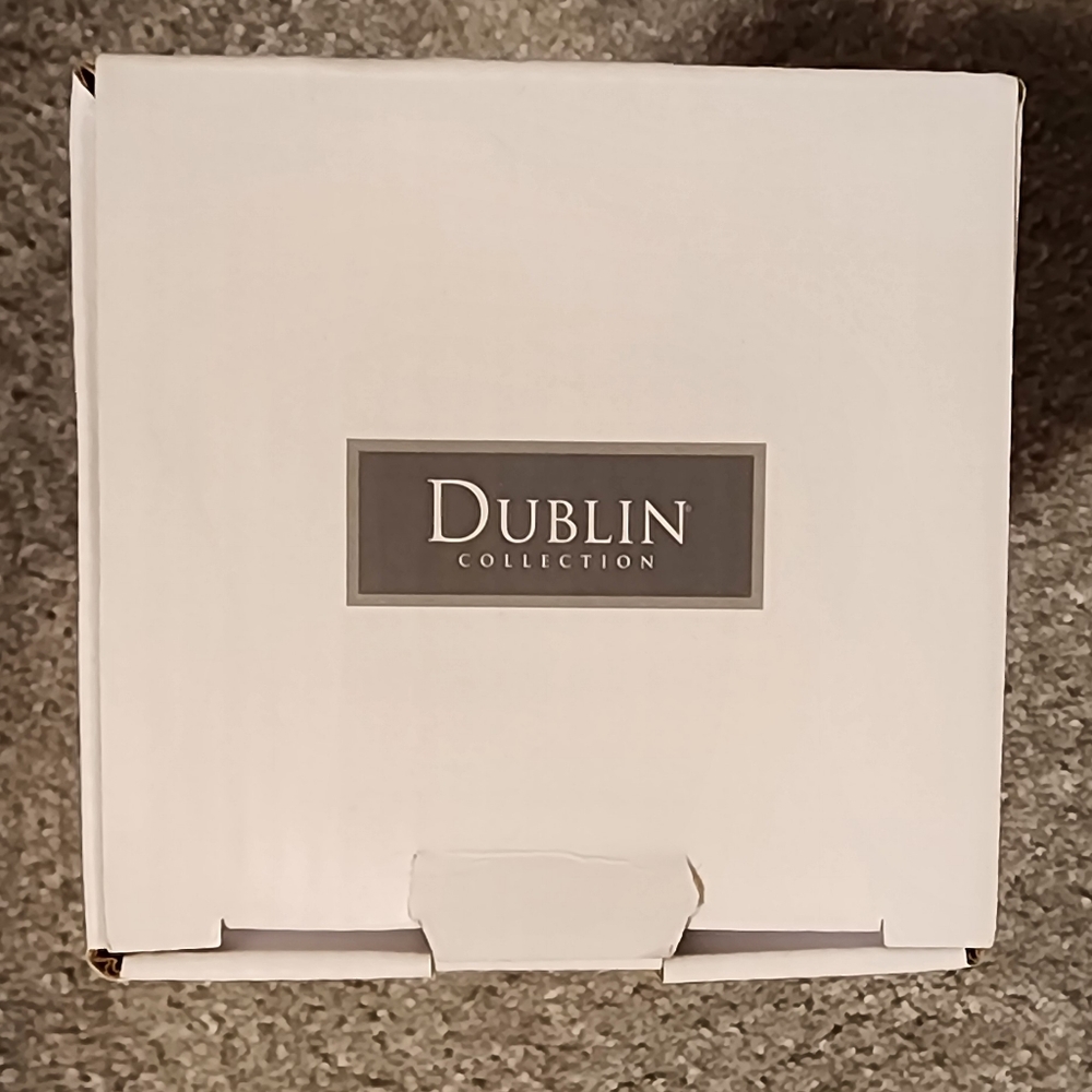 Shannon Godinger crystal carafe "Dublin" pattern  16 oz capacity - NEW in box! - Picture 5 of 6